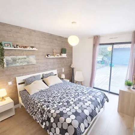 Villa Avec Piscine, Animaux Admis - 6 Pers. - Fr-1-857-73 *